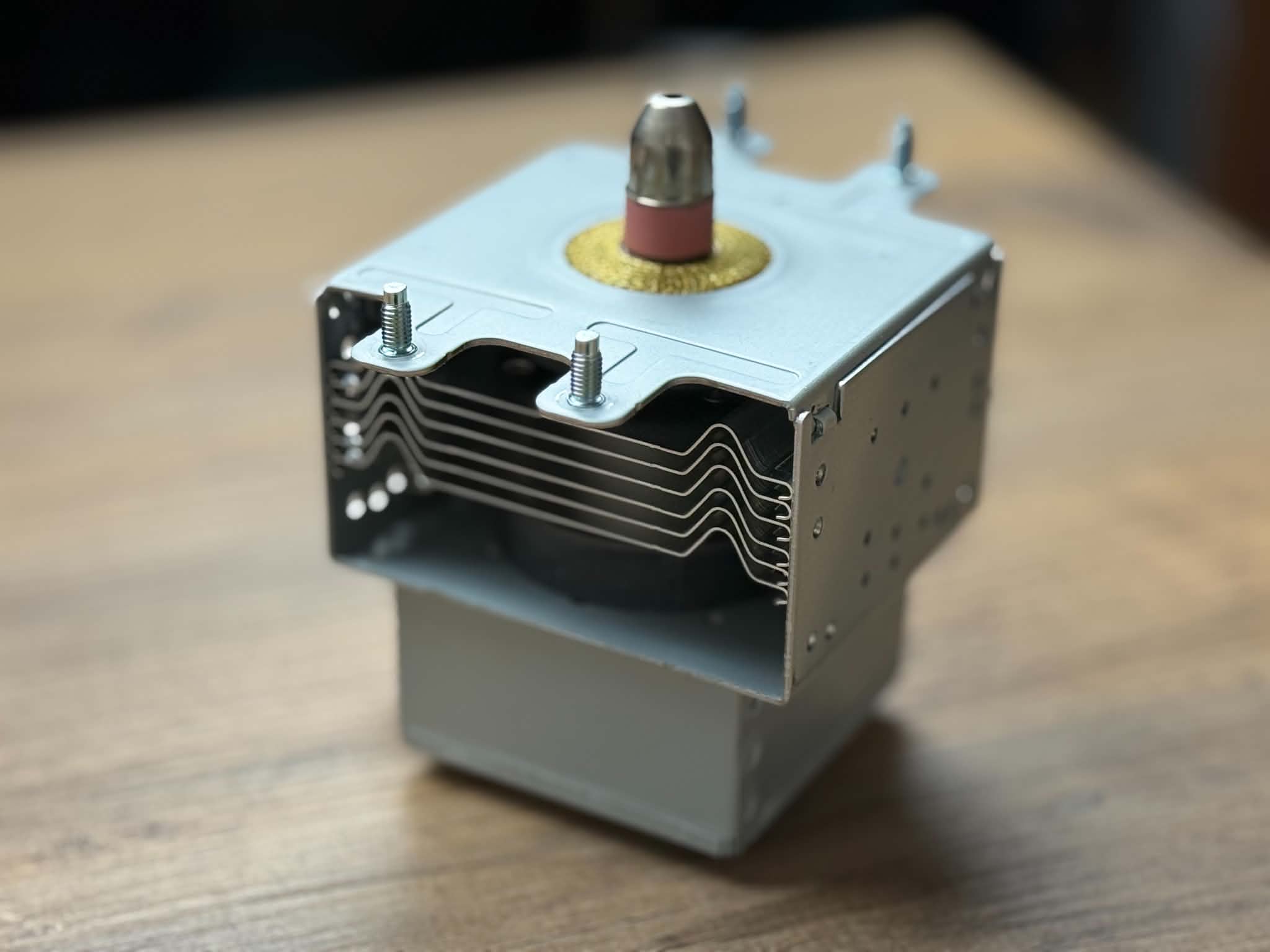 Samsung მიკროტალღური ღუმელის მაგნეტრონი (OM75P)